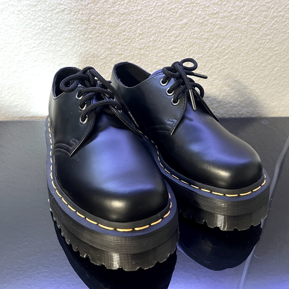 DR. MARTENS 1461 SMOOTH LEATHER PLATFORM SHOES SIZE 7